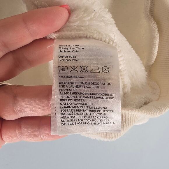 H&M Girls Sequin Embellished Heart Cozy Fleece Crew Neck Sweater Cream Size 6X/7 - Picture 5 of 6